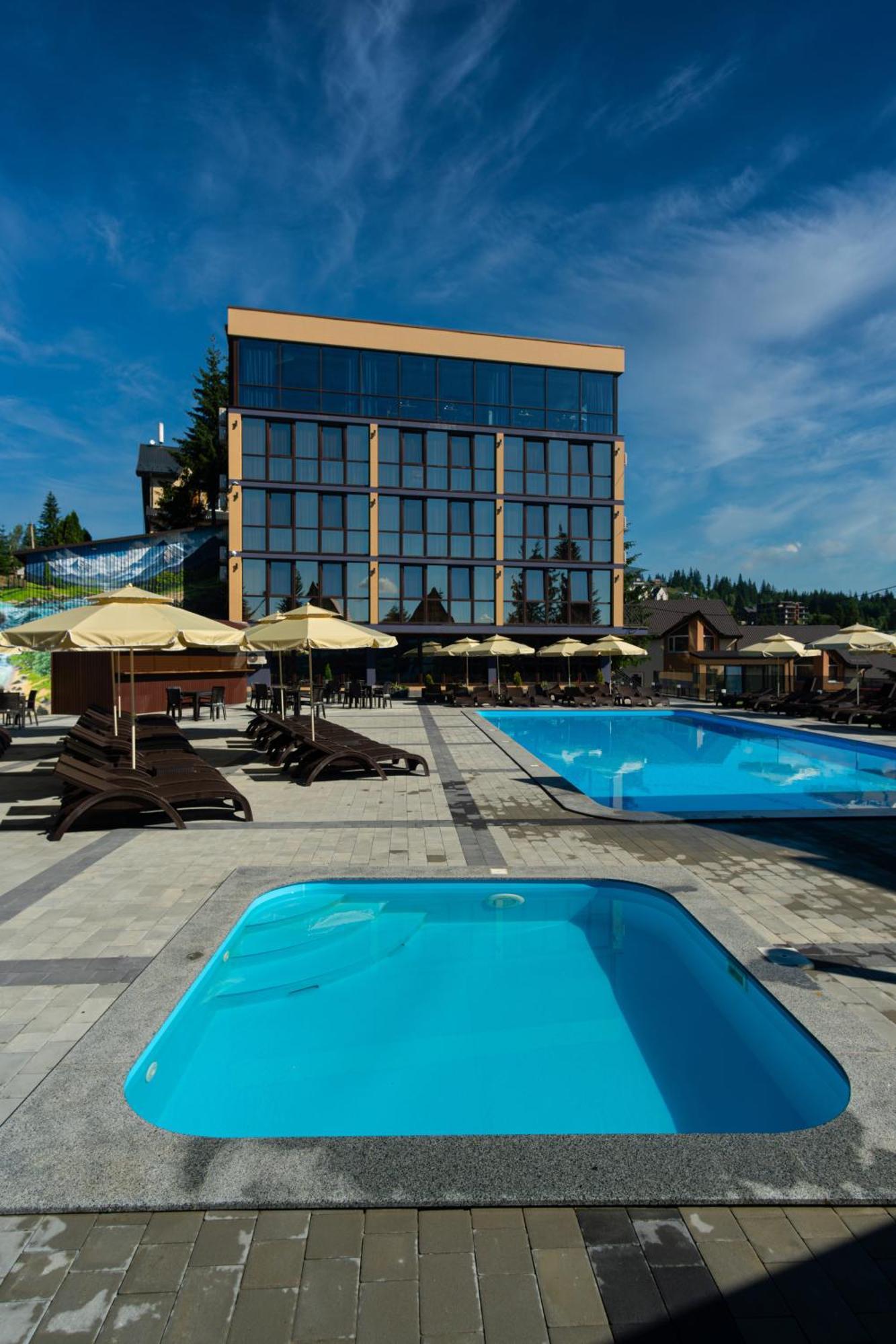 Hotel Summit Yablunytsya Esterno foto