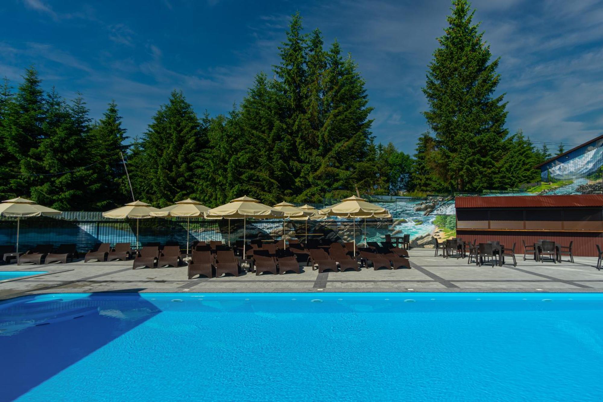 Hotel Summit Yablunytsya Esterno foto