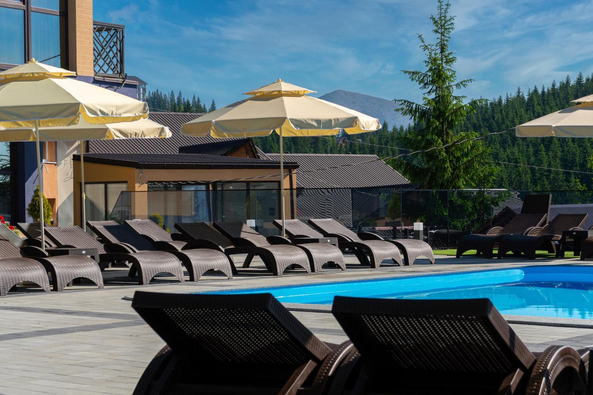 Hotel Summit Yablunytsya Esterno foto